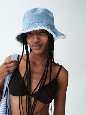 GAP Blue Hats for Women on Sale up to 90% Off: Poshmark display picture 3